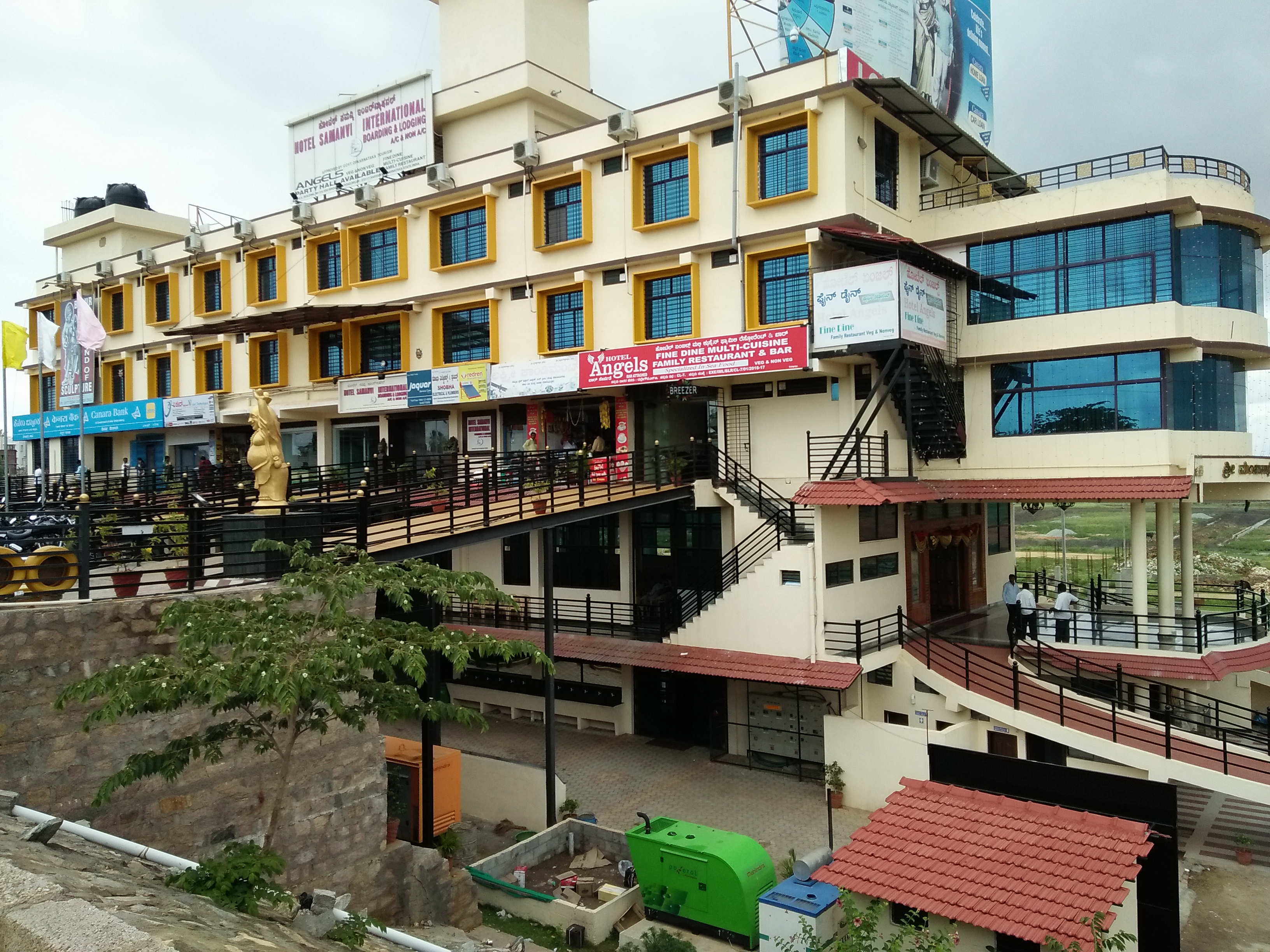 Hotel Samanvi International photo