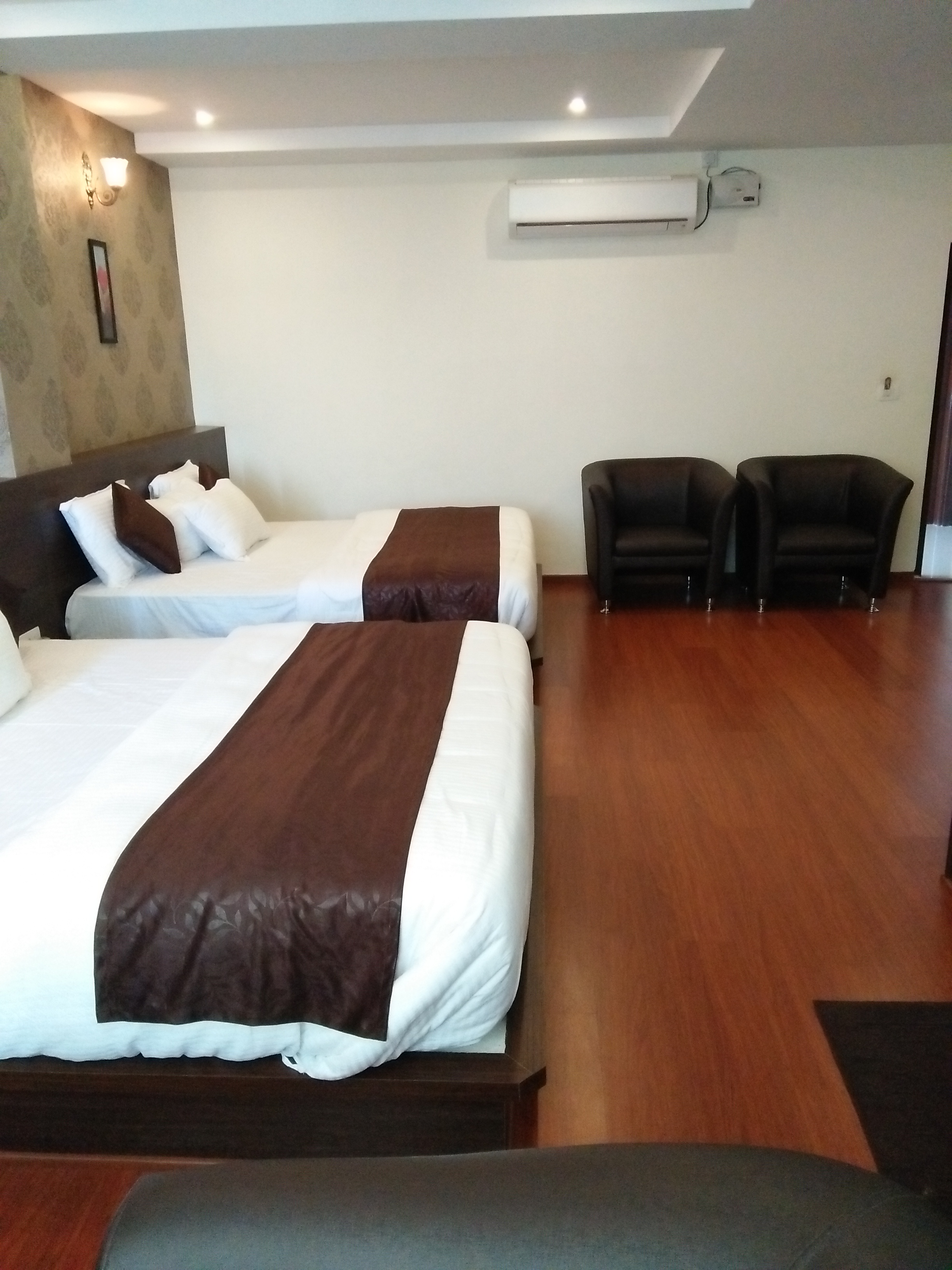Hotel Samanvi International photo