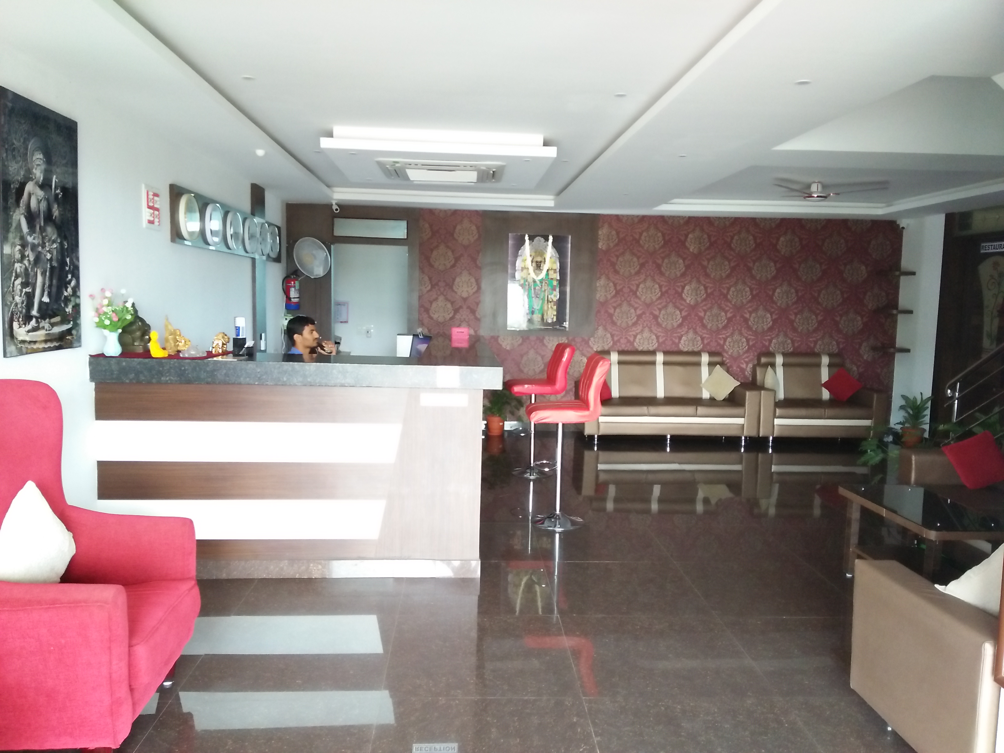 Hotel Samanvi International photo