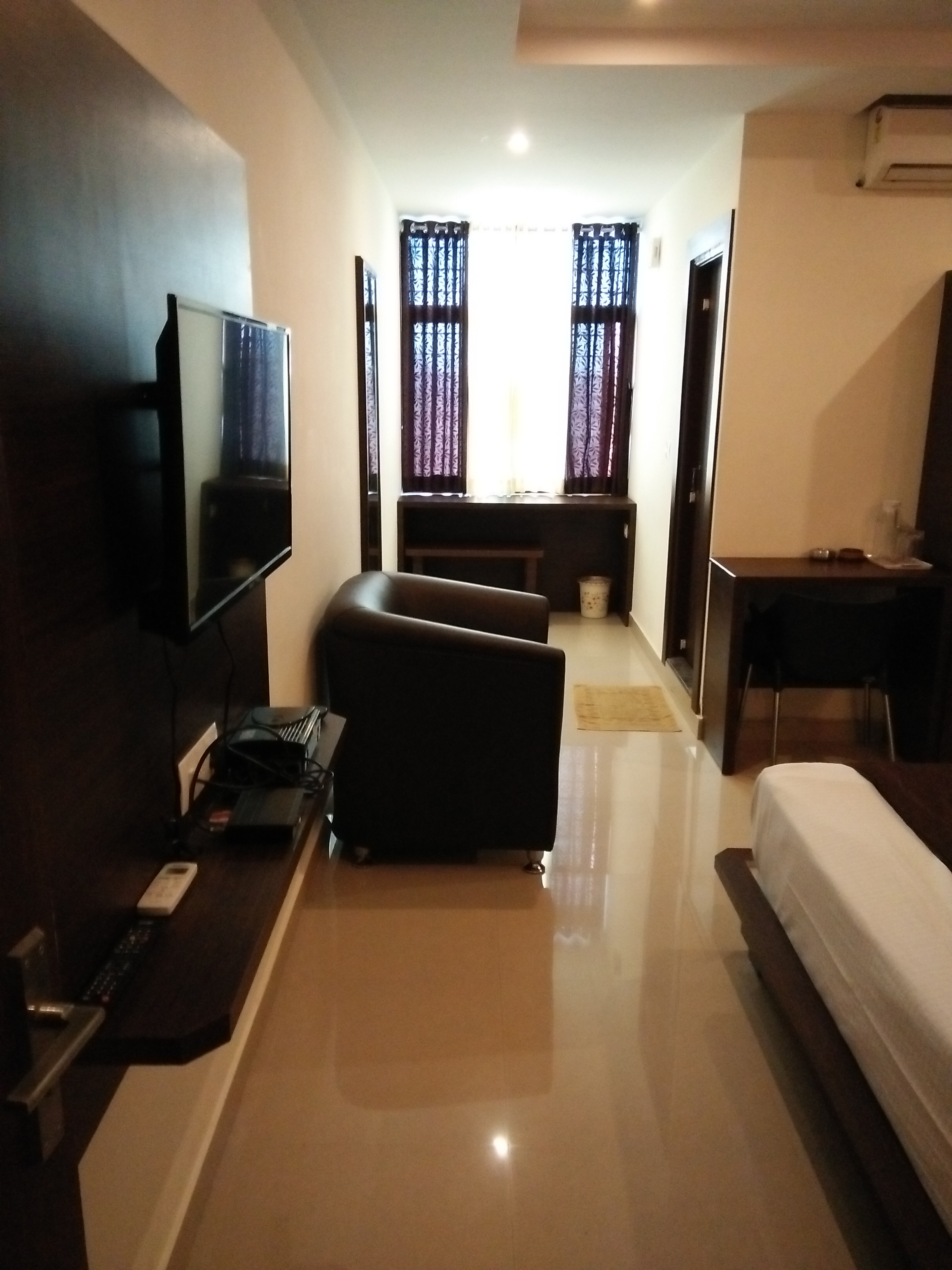 Hotel Samanvi International photo