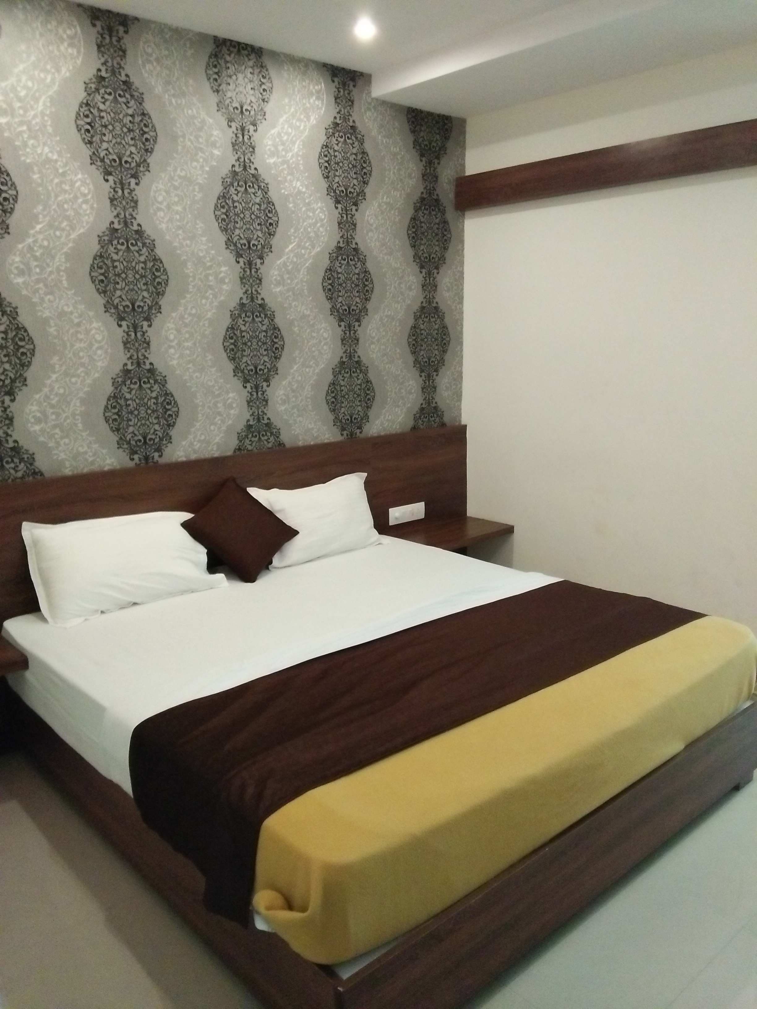 Hotel Samanvi International photo