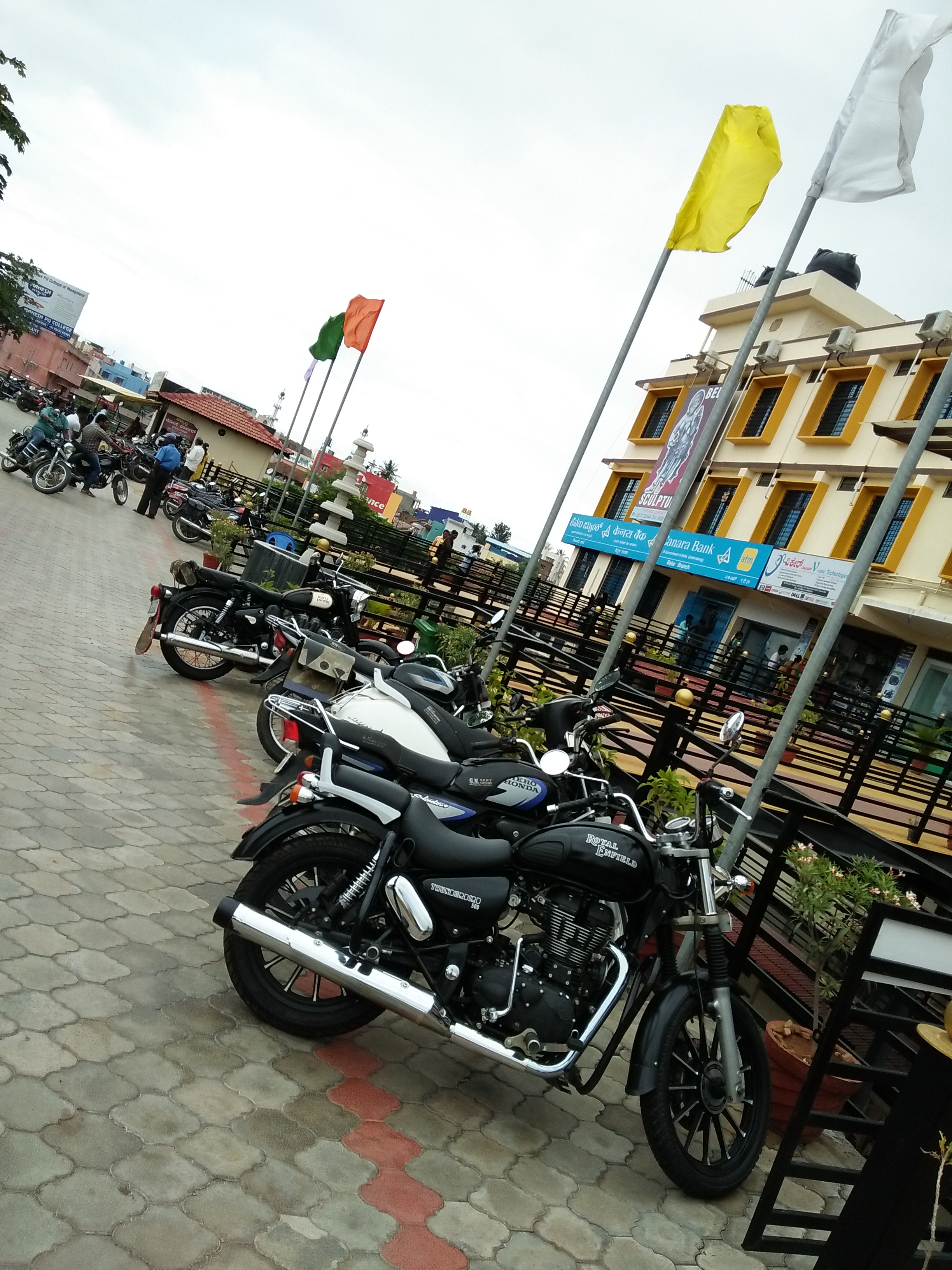 Hotel Samanvi International photo