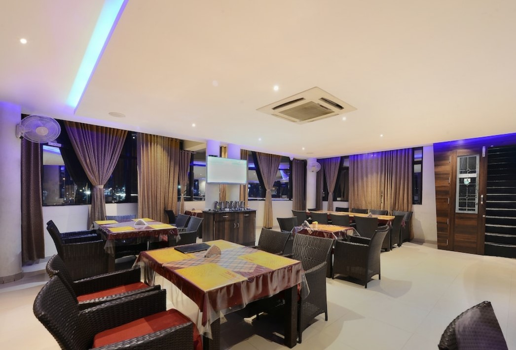 Hotel Samanvi International photo