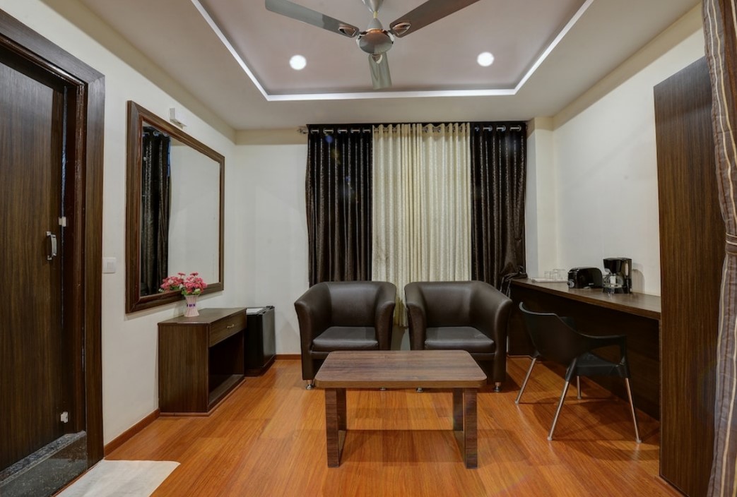 Hotel Samanvi International photo